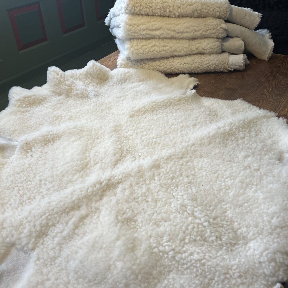 Hvide ultrabløde skind