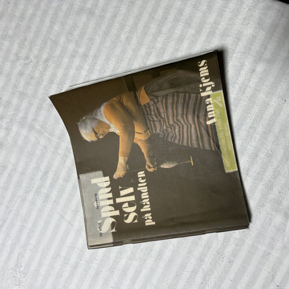 Spind selv på håndtegn af Anna Kjems