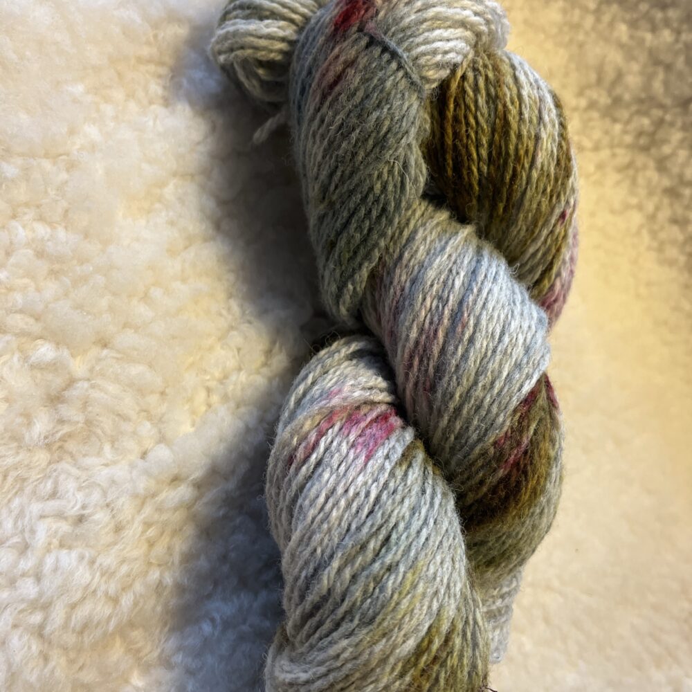 Plantefarvet specklesgarn blå, grøn og pink